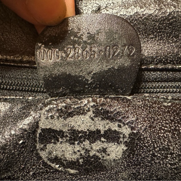 Gucci Black Leather Zip Around Dome - Picture 13 of 14